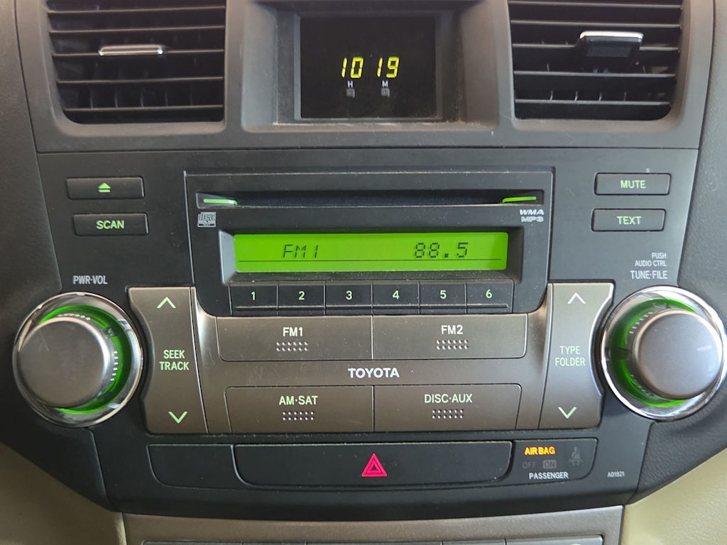 Thumbnail: 2011 Toyota Highlander - 13
