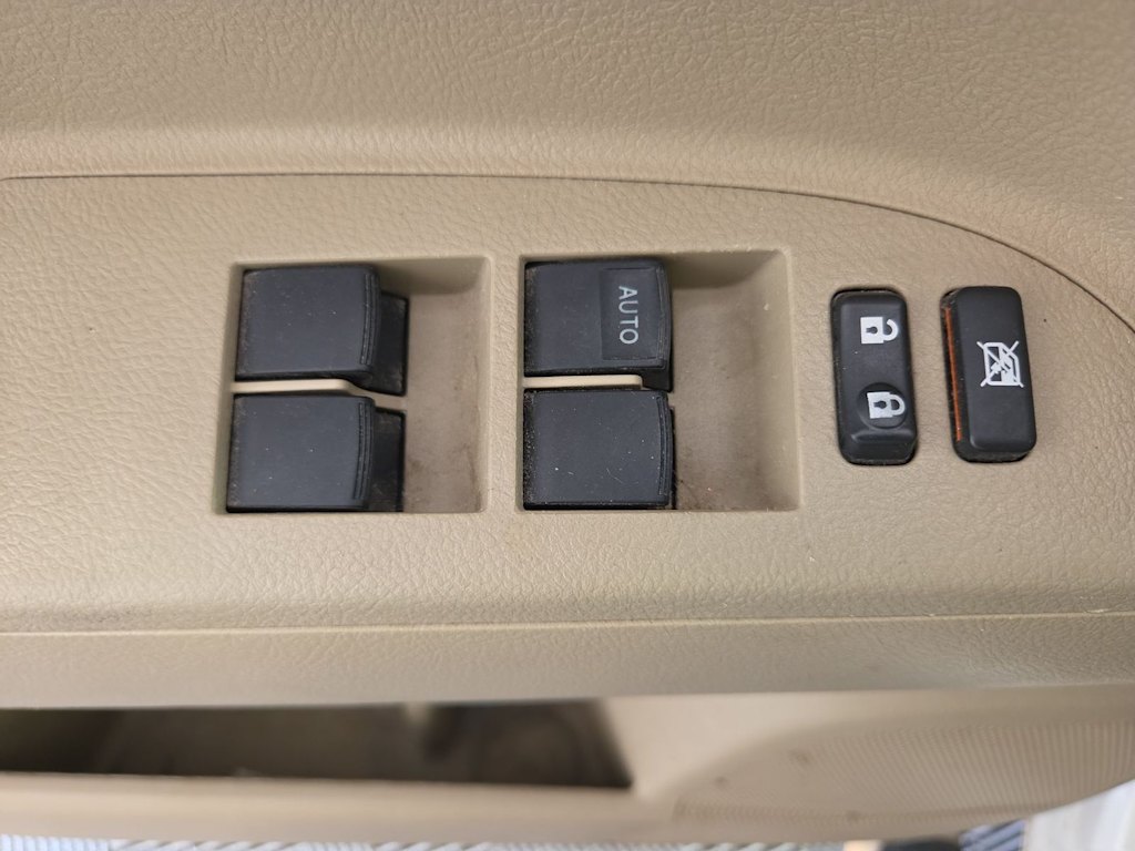 Thumbnail: 2011 Toyota Highlander - 20