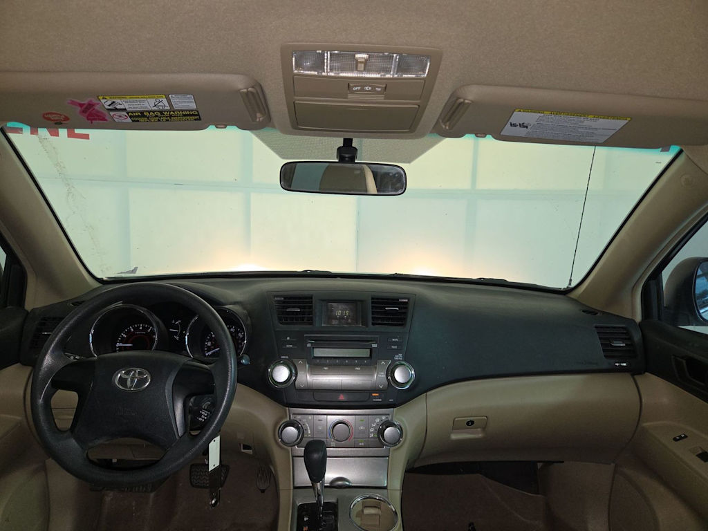 Thumbnail: 2011 Toyota Highlander - 9