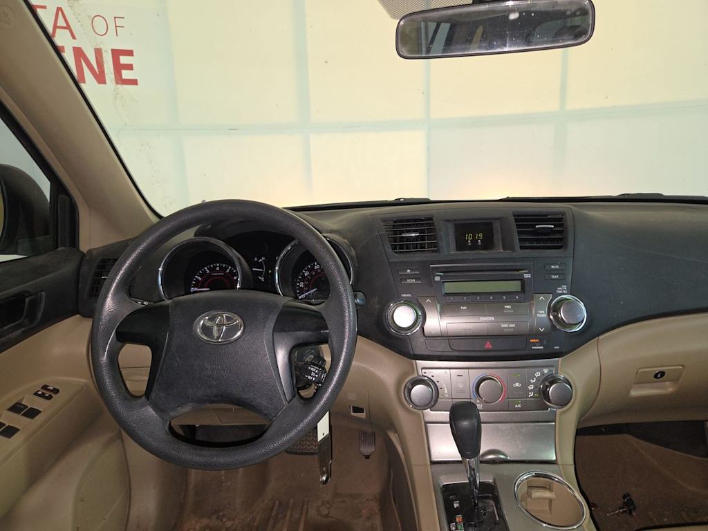 Thumbnail: 2011 Toyota Highlander - 2