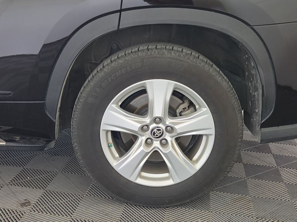 Thumbnail: 2021 Toyota Highlander - 7
