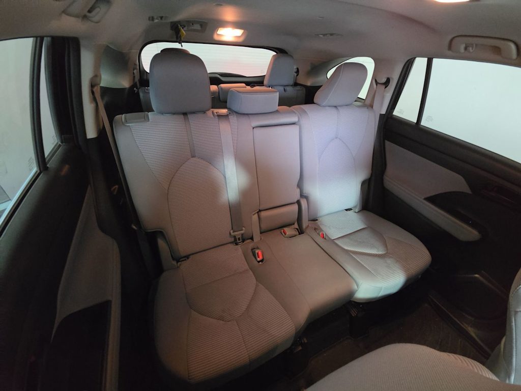 Thumbnail: 2021 Toyota Highlander - 24