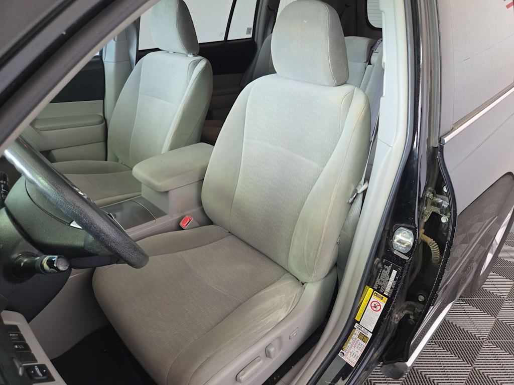 Thumbnail: 2012 Toyota Highlander - 9