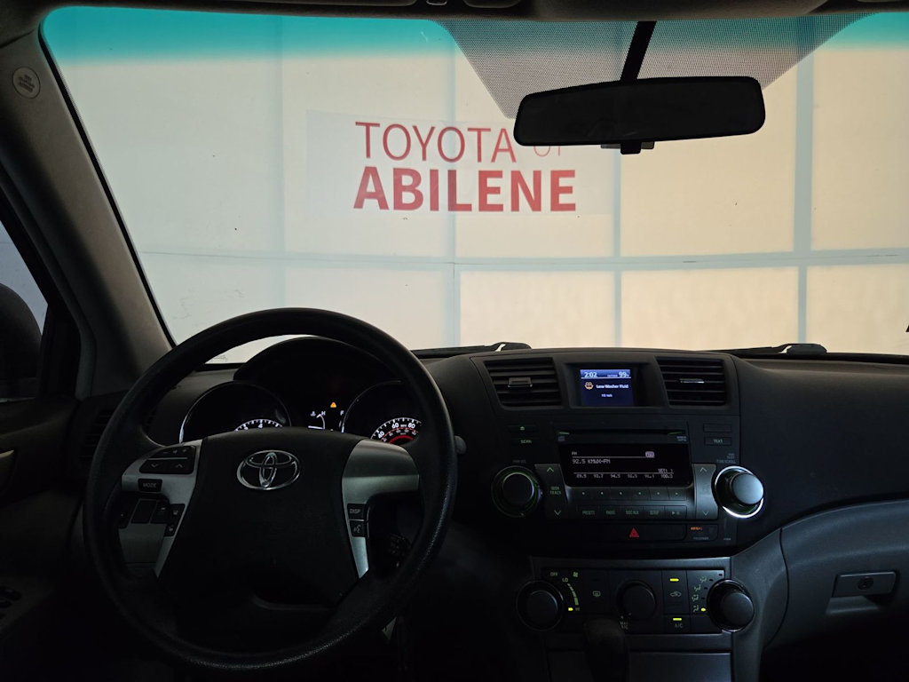 Thumbnail: 2012 Toyota Highlander - 2