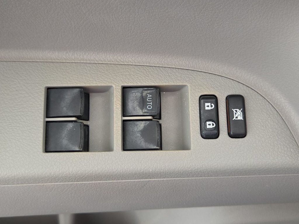 Thumbnail: 2012 Toyota Highlander - 20