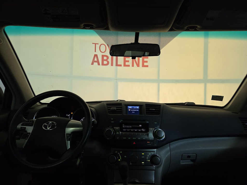 Thumbnail: 2012 Toyota Highlander - 8