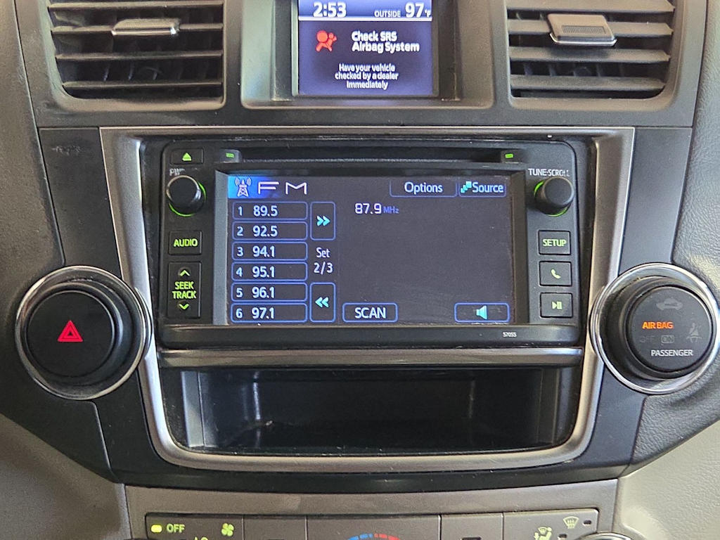 Thumbnail: 2013 Toyota Highlander - 14