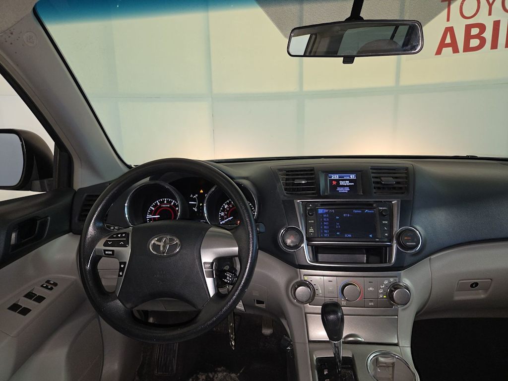 Thumbnail: 2013 Toyota Highlander - 2