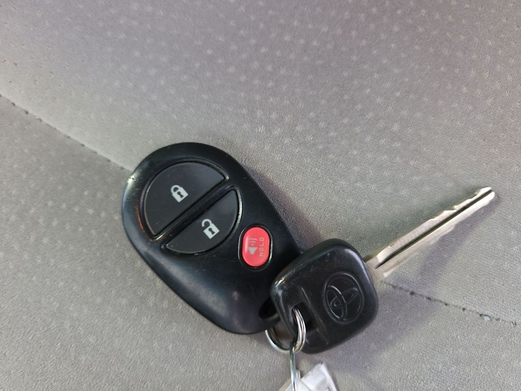 Thumbnail: 2013 Toyota Highlander - 18