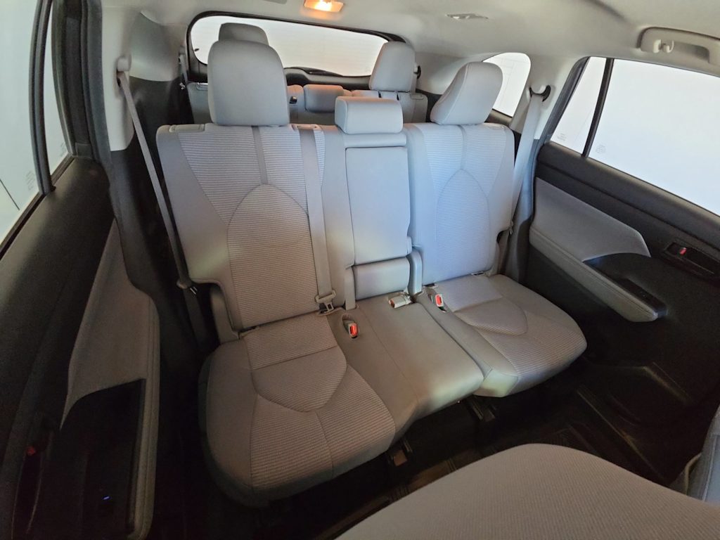 Thumbnail: 2020 Toyota Highlander - 23