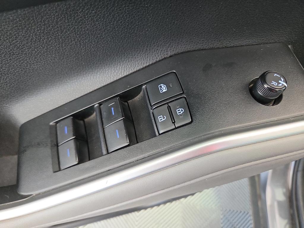 Thumbnail: 2020 Toyota Highlander - 22