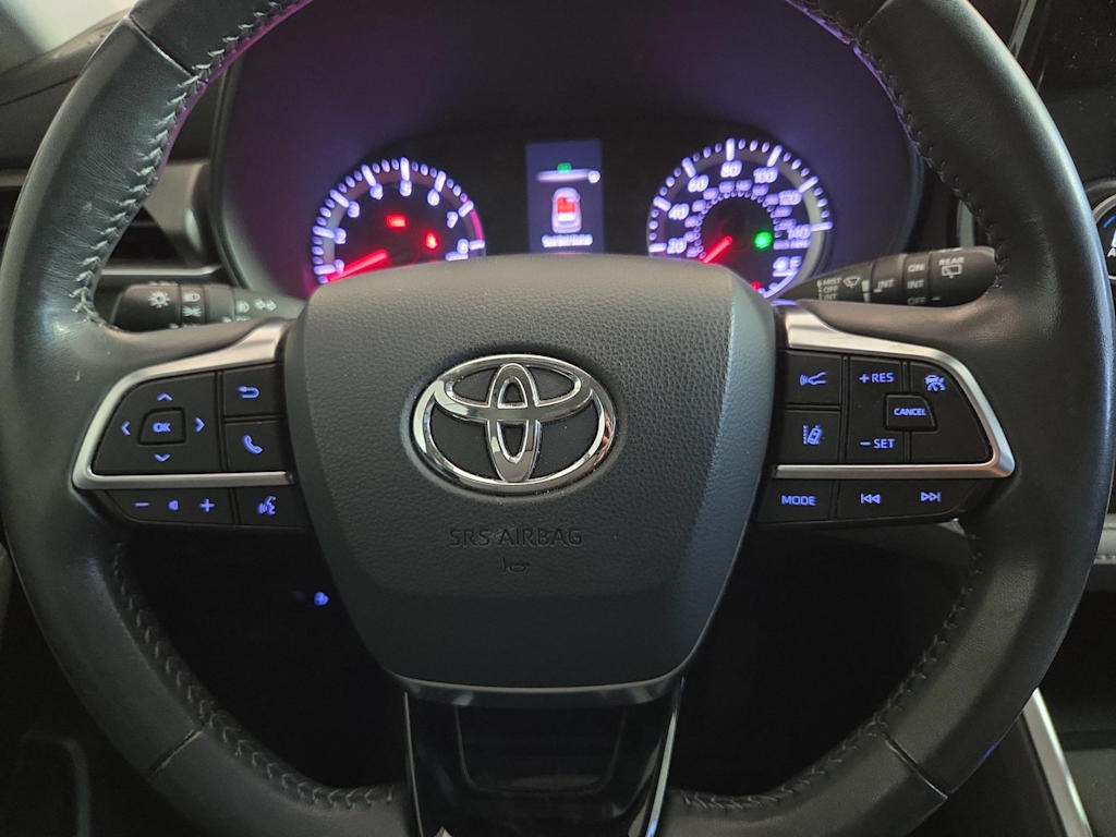 Thumbnail: 2020 Toyota Highlander - 25