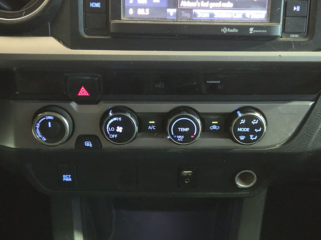 Thumbnail: 2016 Toyota Tacoma - 26