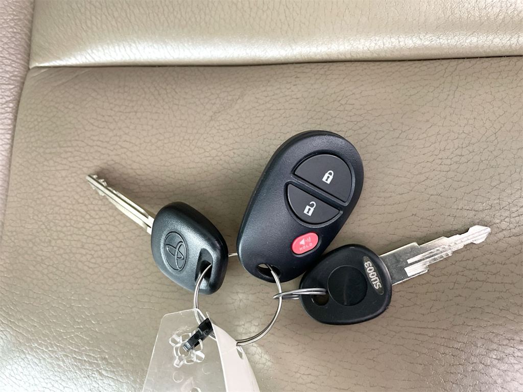 Thumbnail: 2017 Toyota Tundra - 16