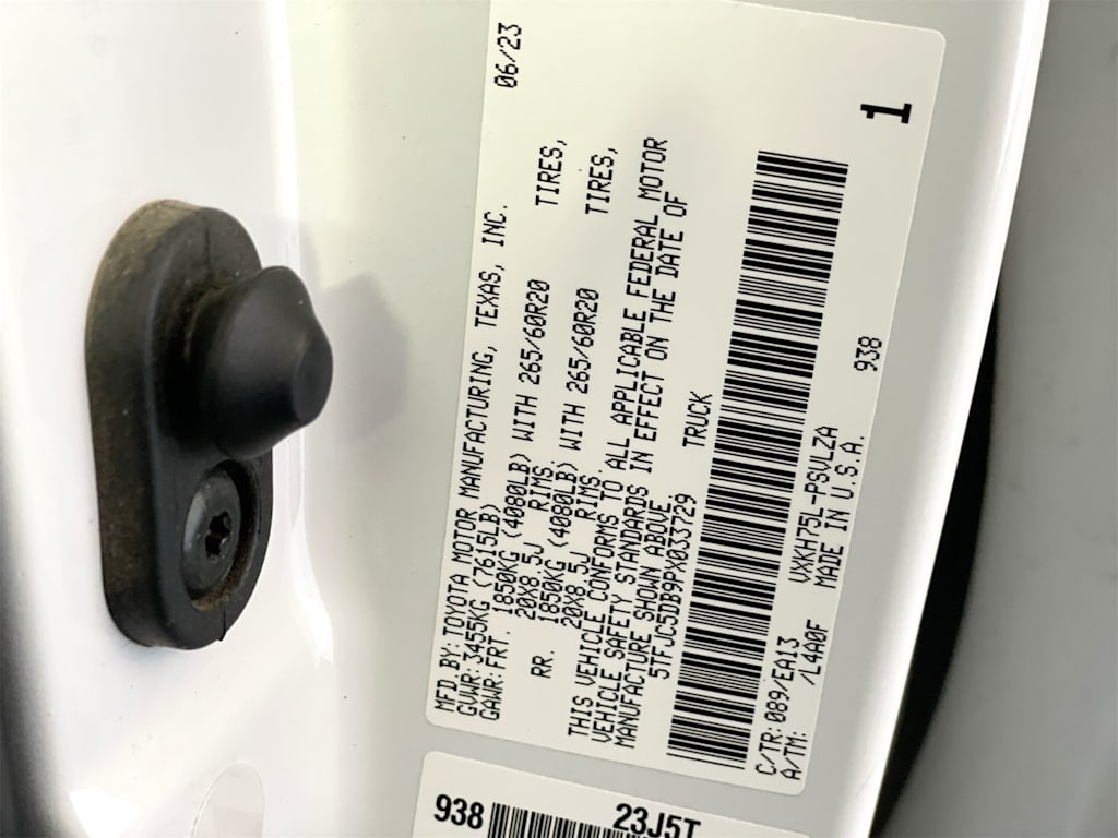 Thumbnail: 2023 Toyota Tundra - 18