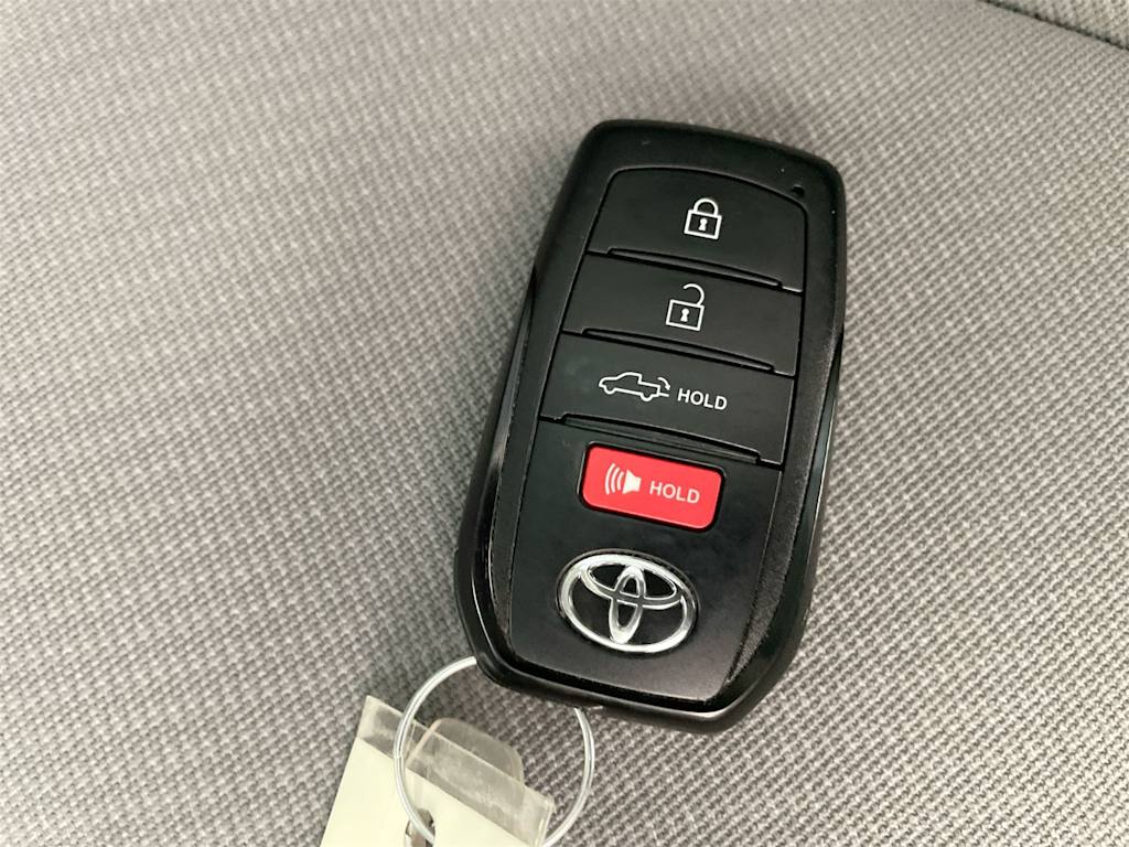 Thumbnail: 2022 Toyota Tundra - 18