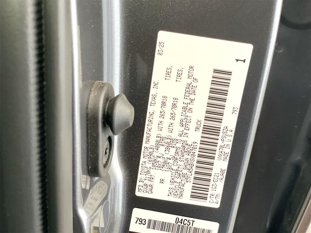 Thumbnail: 2025 Toyota Tundra - 18