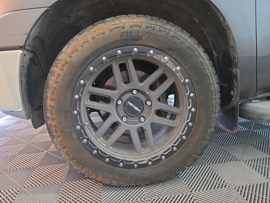 Thumbnail: 2011 Toyota Tundra - 27