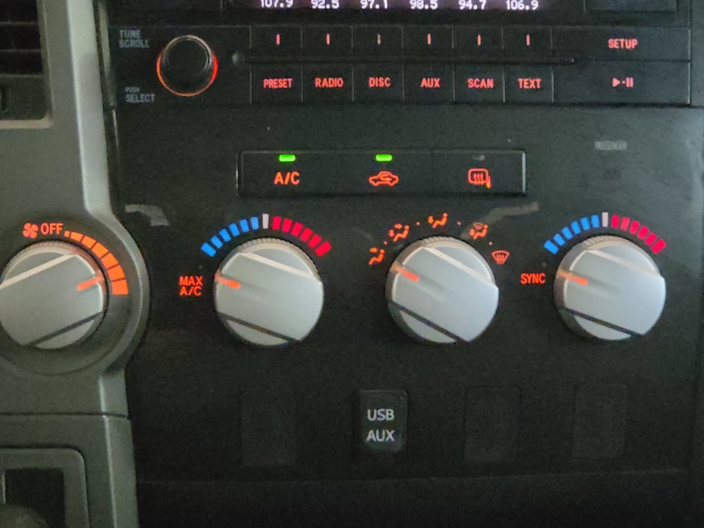 Thumbnail: 2011 Toyota Tundra - 24