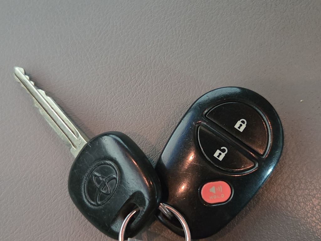 Thumbnail: 2011 Toyota Tundra - 28