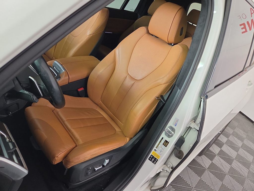 Thumbnail: 2021 BMW X7 - 10