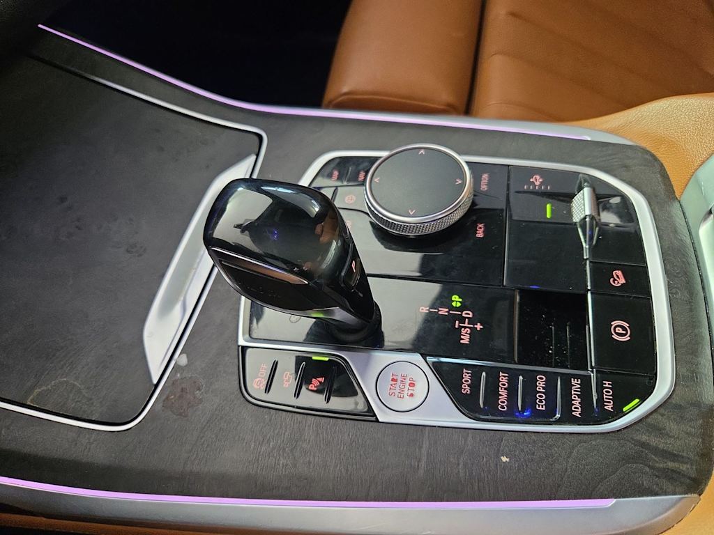 Thumbnail: 2021 BMW X7 - 15