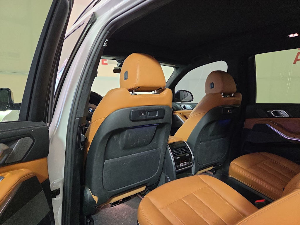 Thumbnail: 2021 BMW X7 - 12