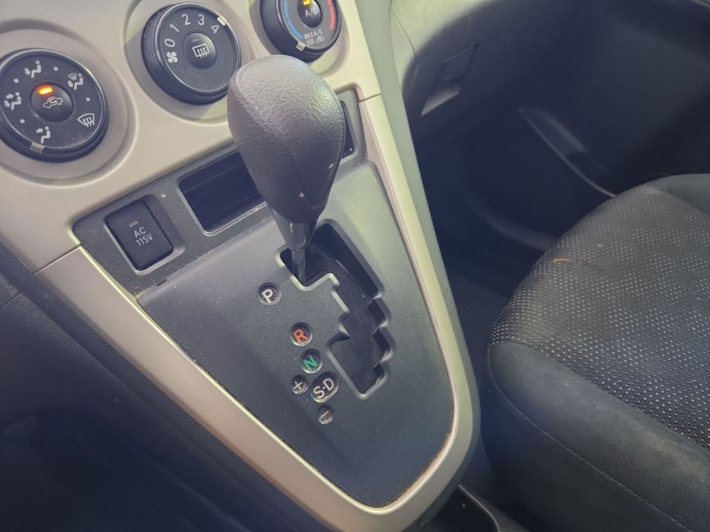 Thumbnail: 2009 Pontiac Vibe - 12