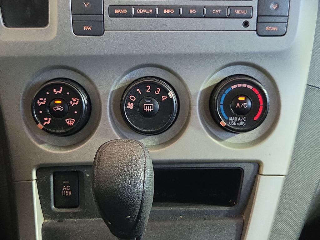 Thumbnail: 2009 Pontiac Vibe - 24