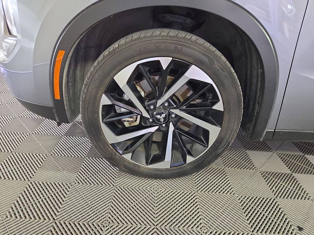 Thumbnail: 2024 Mitsubishi Outlander - 7