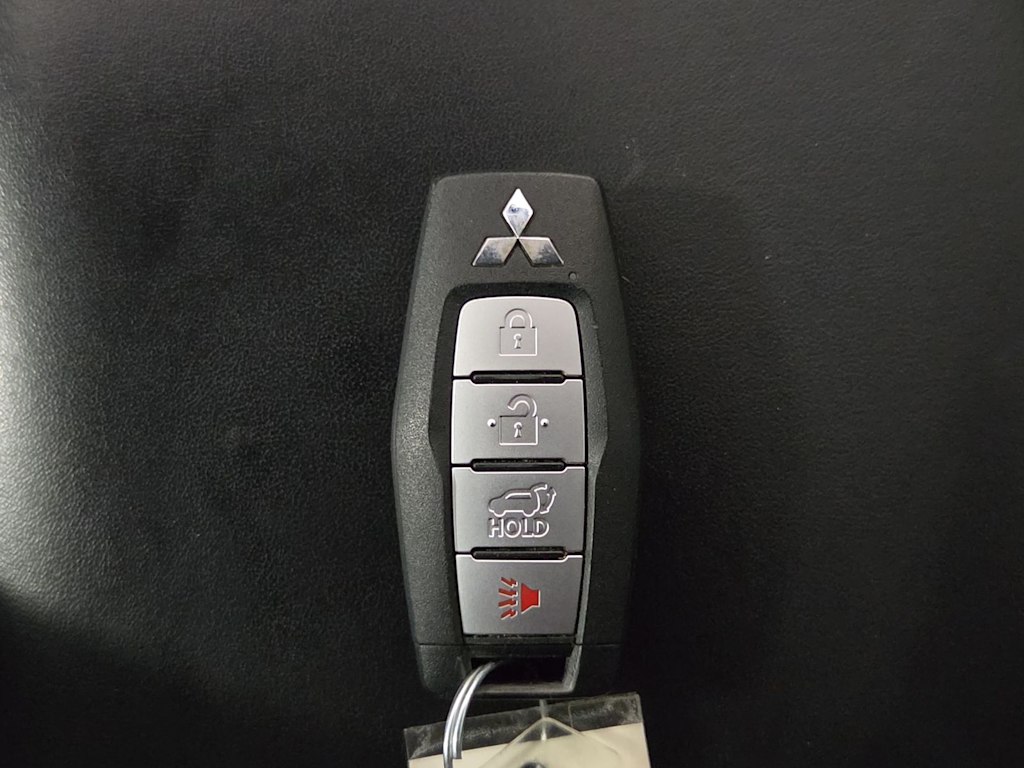 Thumbnail: 2024 Mitsubishi Outlander - 17