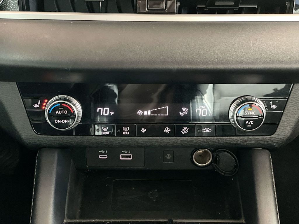 Thumbnail: 2024 Mitsubishi Outlander - 26