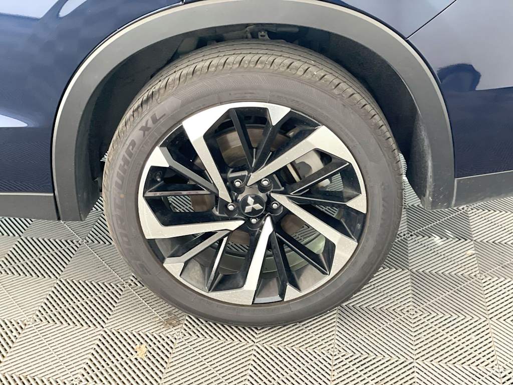 Thumbnail: 2024 Mitsubishi Outlander - 7