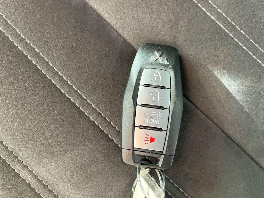 Thumbnail: 2024 Mitsubishi Outlander - 17