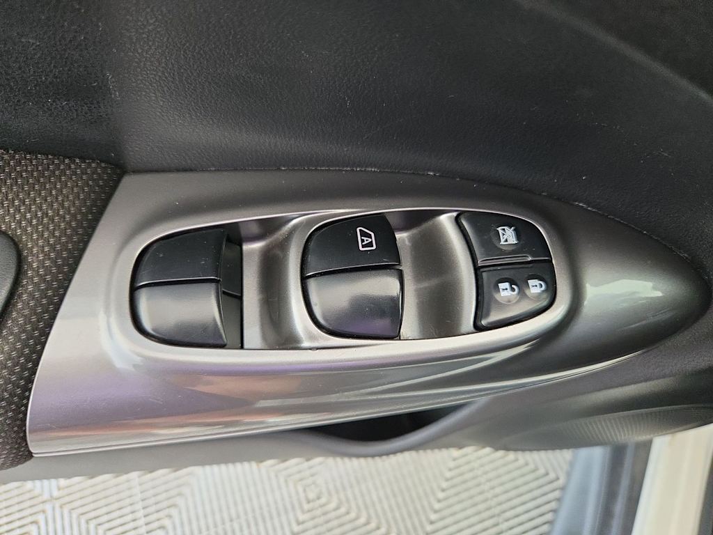 2013 Nissan JUKE S - Photo 20