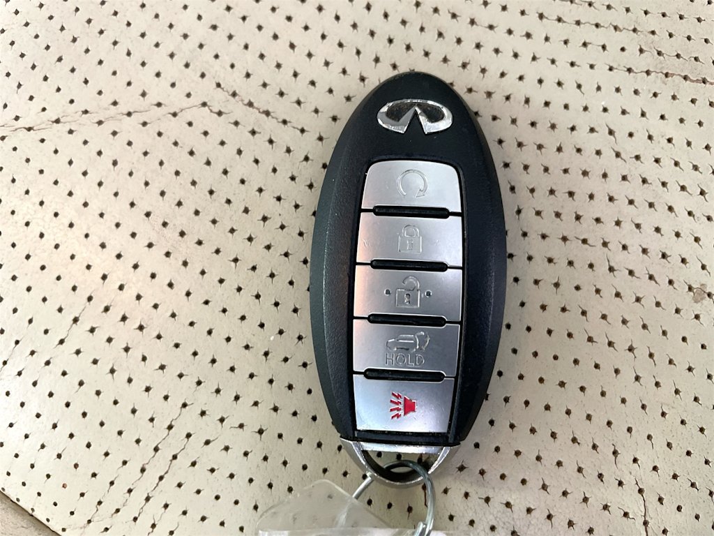 Thumbnail: 2014 INFINITI QX80 - 18