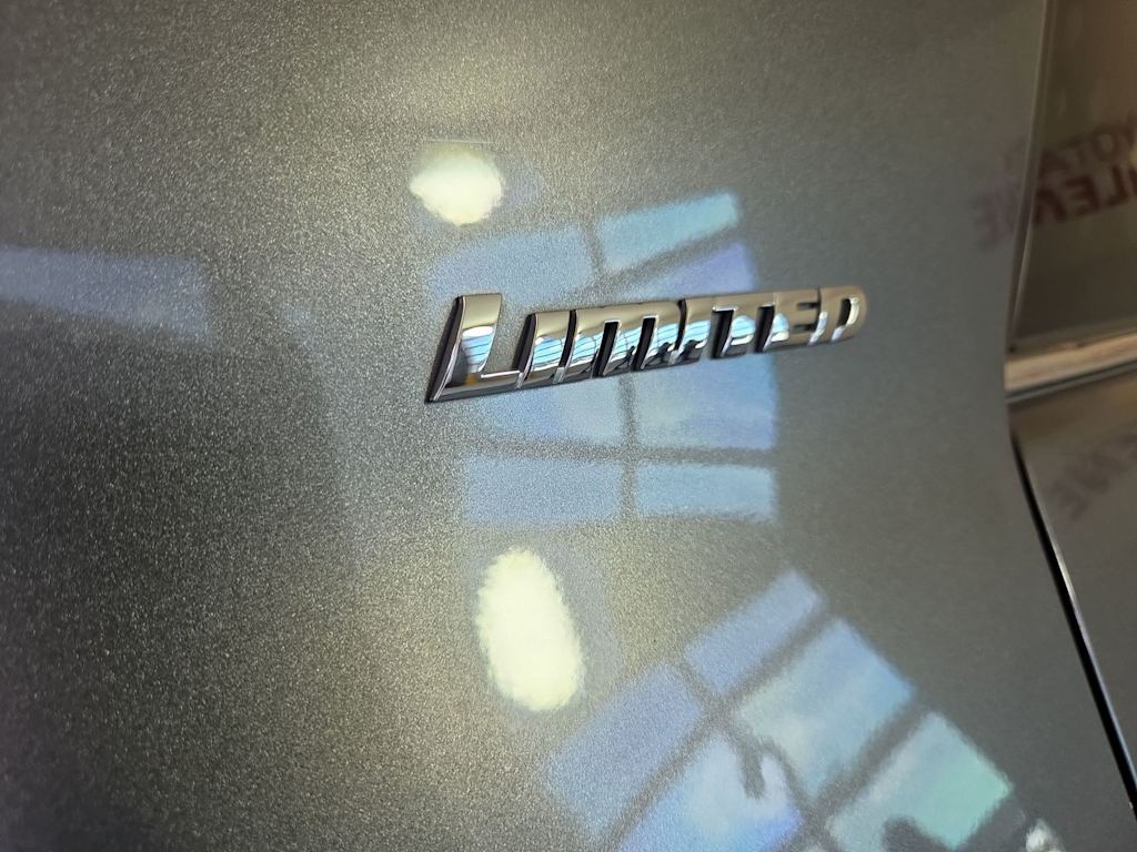 Thumbnail: 2017 Toyota 4Runner - 7