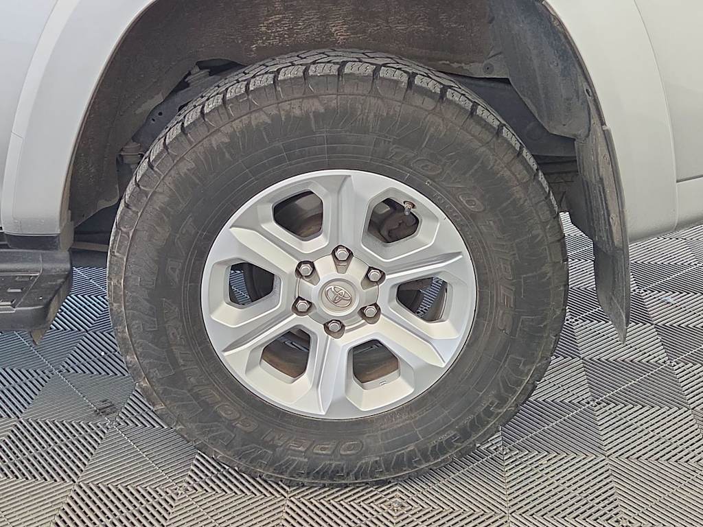 Thumbnail: 2019 Toyota 4Runner - 8