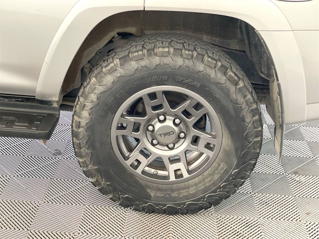 Thumbnail: 2020 Toyota 4Runner - 8