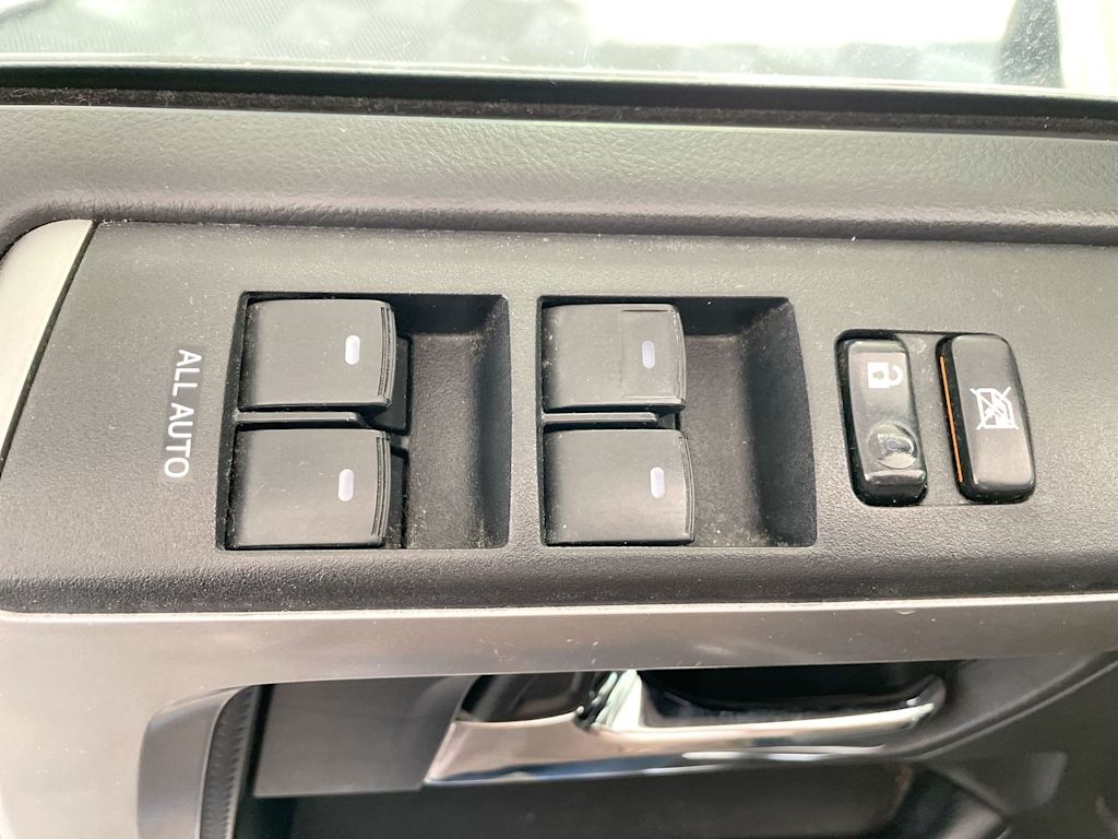 Thumbnail: 2018 Toyota 4Runner - 23