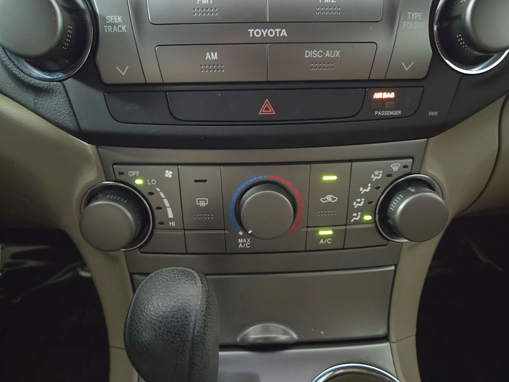 Thumbnail: 2009 Toyota Highlander - 25