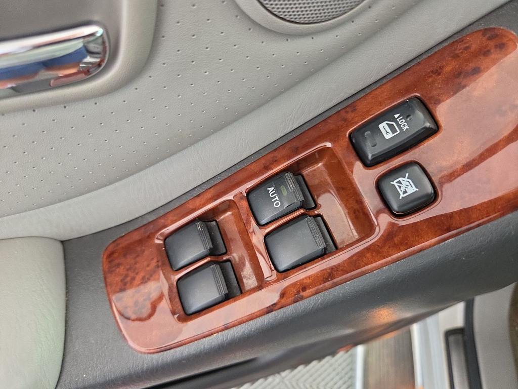 Thumbnail: 2005 Toyota Highlander - 23