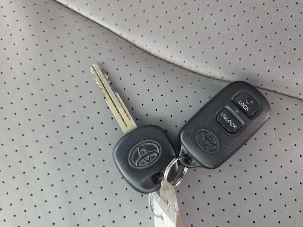 Thumbnail: 2005 Toyota Highlander - 18