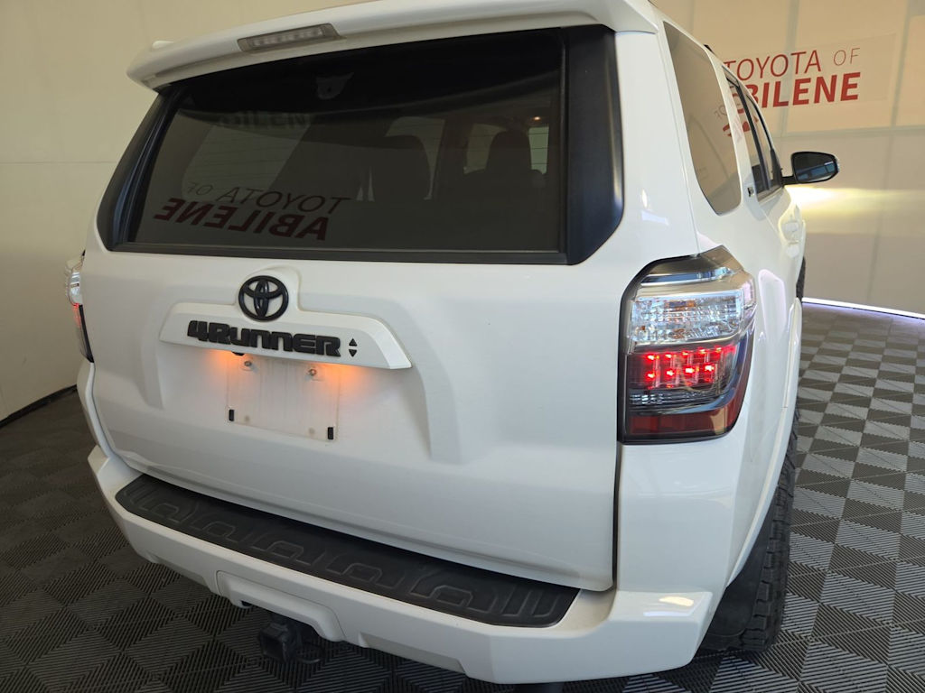Thumbnail: 2021 Toyota 4Runner - 19