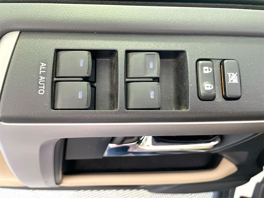 Thumbnail: 2023 Toyota 4Runner - 23