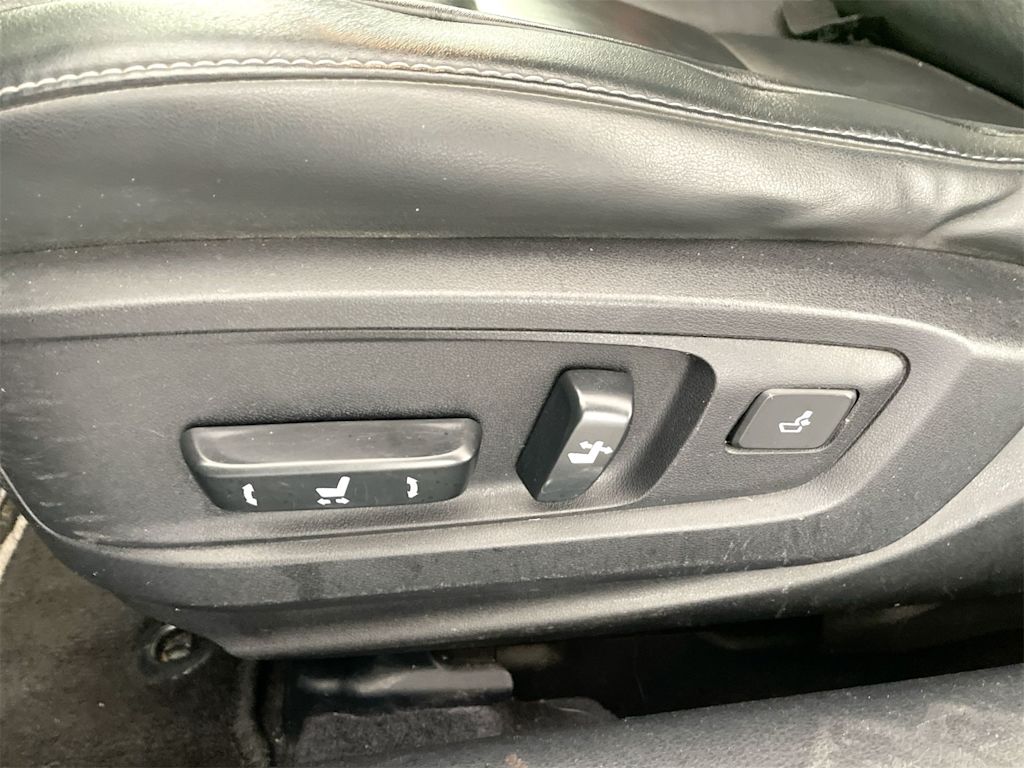 Thumbnail: 2013 Lexus ES - 21