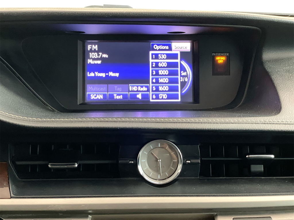 Thumbnail: 2013 Lexus ES - 13