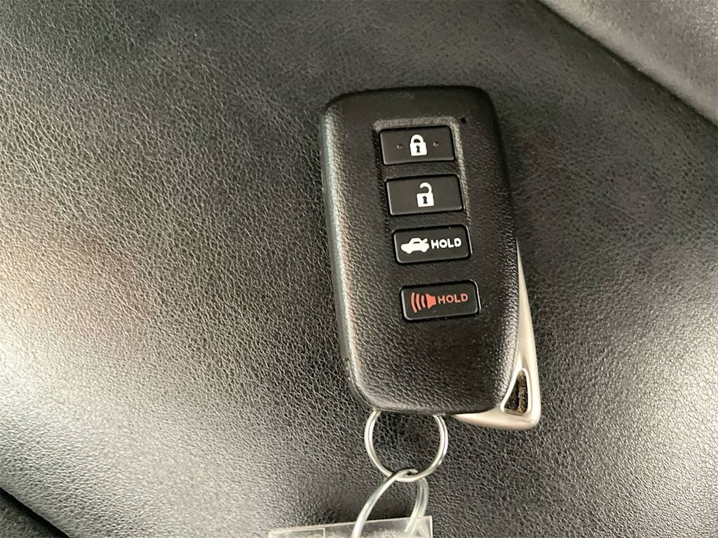 Thumbnail: 2013 Lexus ES - 17