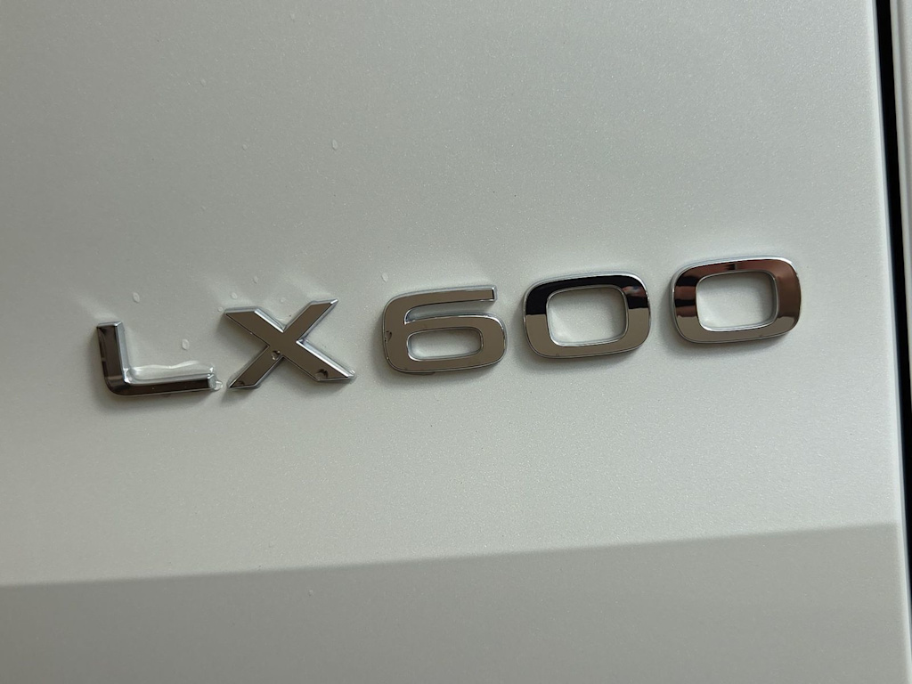 Thumbnail: 2024 Lexus ES - 7