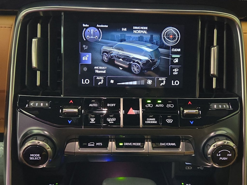 Thumbnail: 2024 Lexus ES - 28